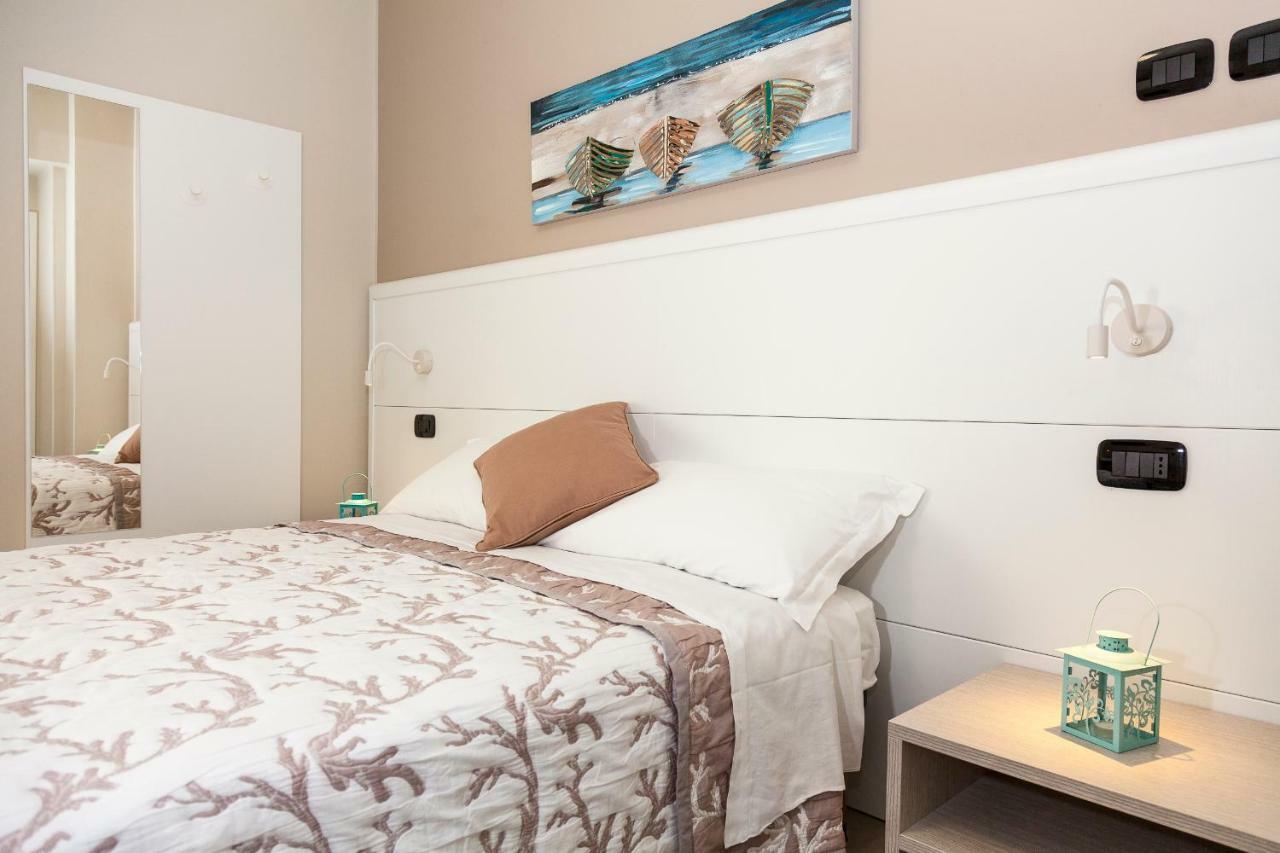 Riviera Hub Otel Cisano sul Neva Dış mekan fotoğraf